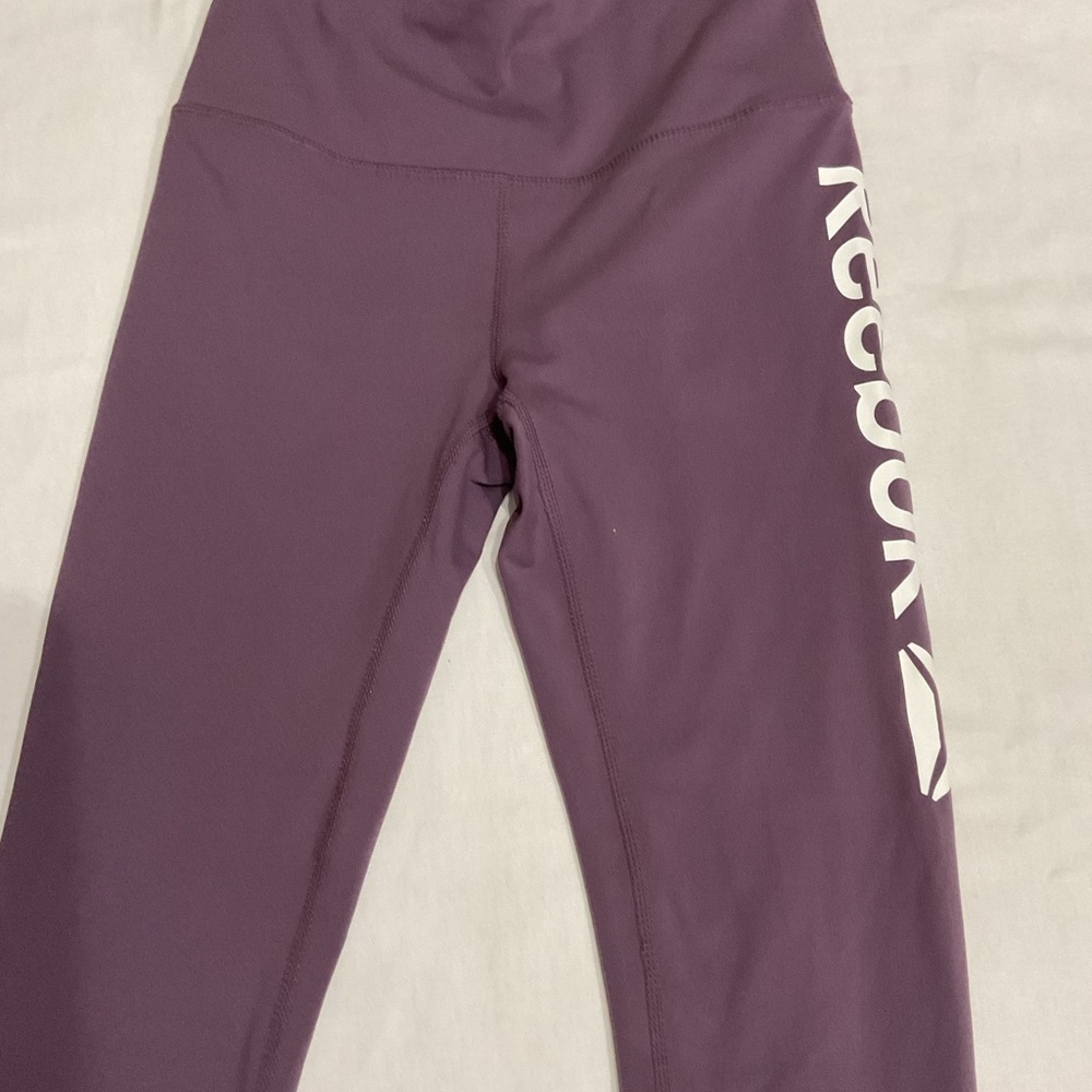 Reebok women’s Two-Tone Purple Leggings size extra small - Picture 3 of 9